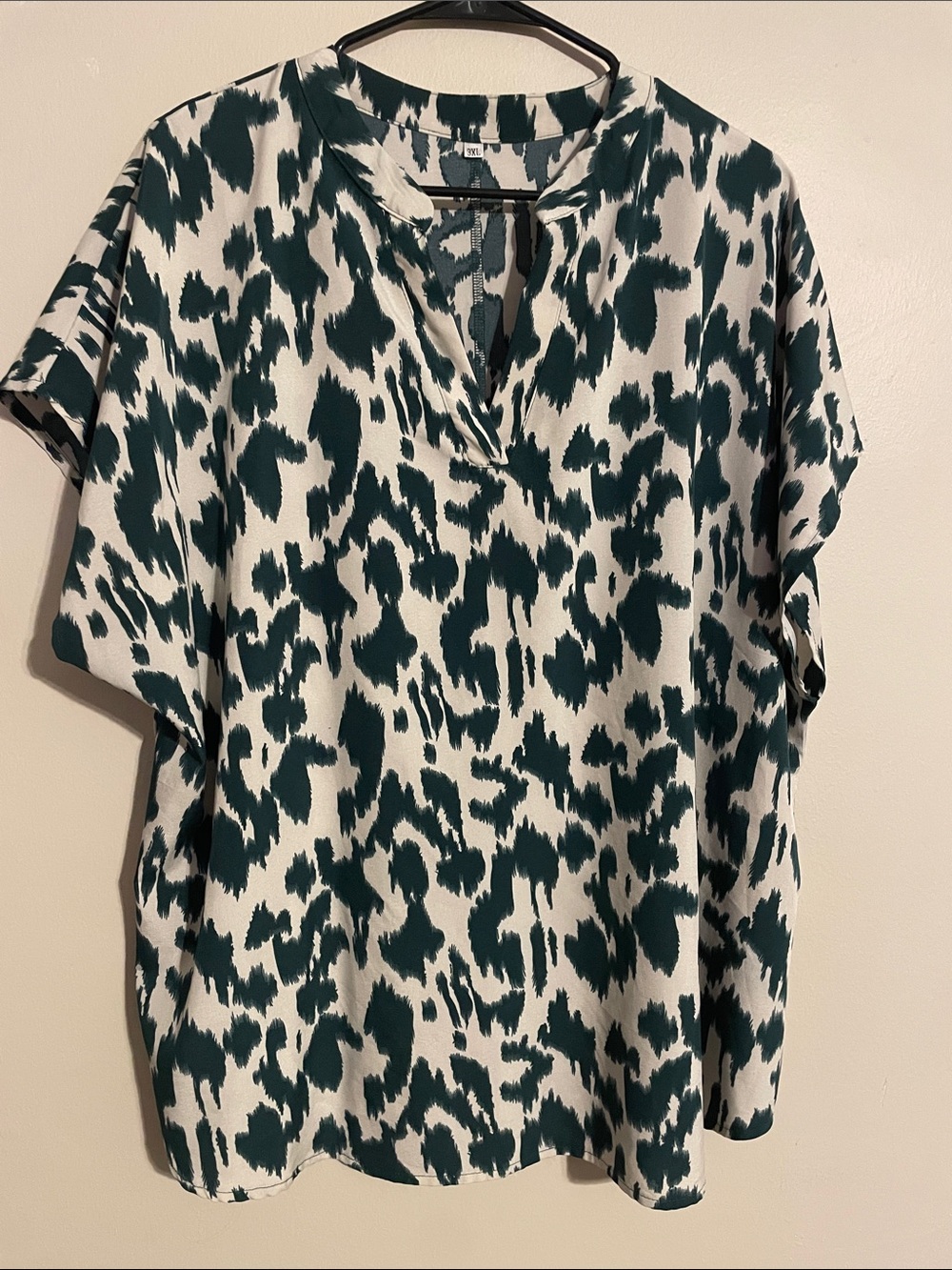 V-Neck Printed Blouse in Green and White